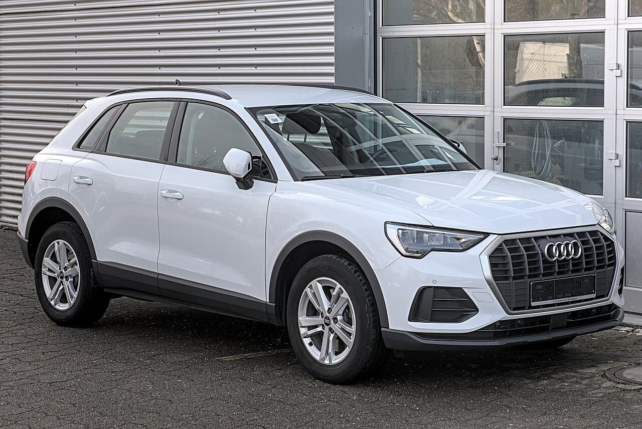 Audi Q3 model photograph