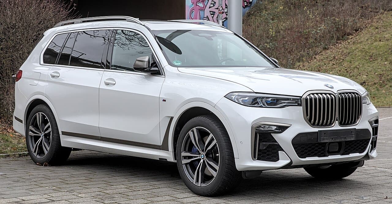 BMW X7 model photograph