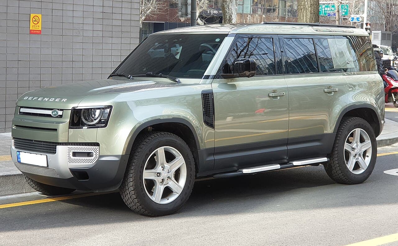 Land Rover Defender model photograph