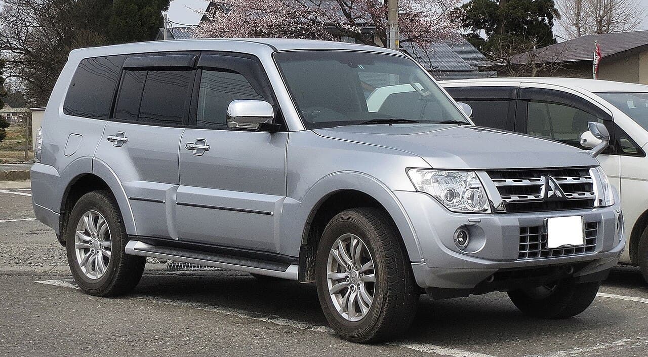 Mitsubishi Pajero model photograph