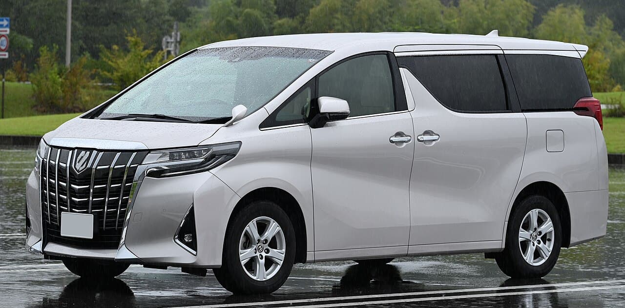 Toyota Alphard model photograph