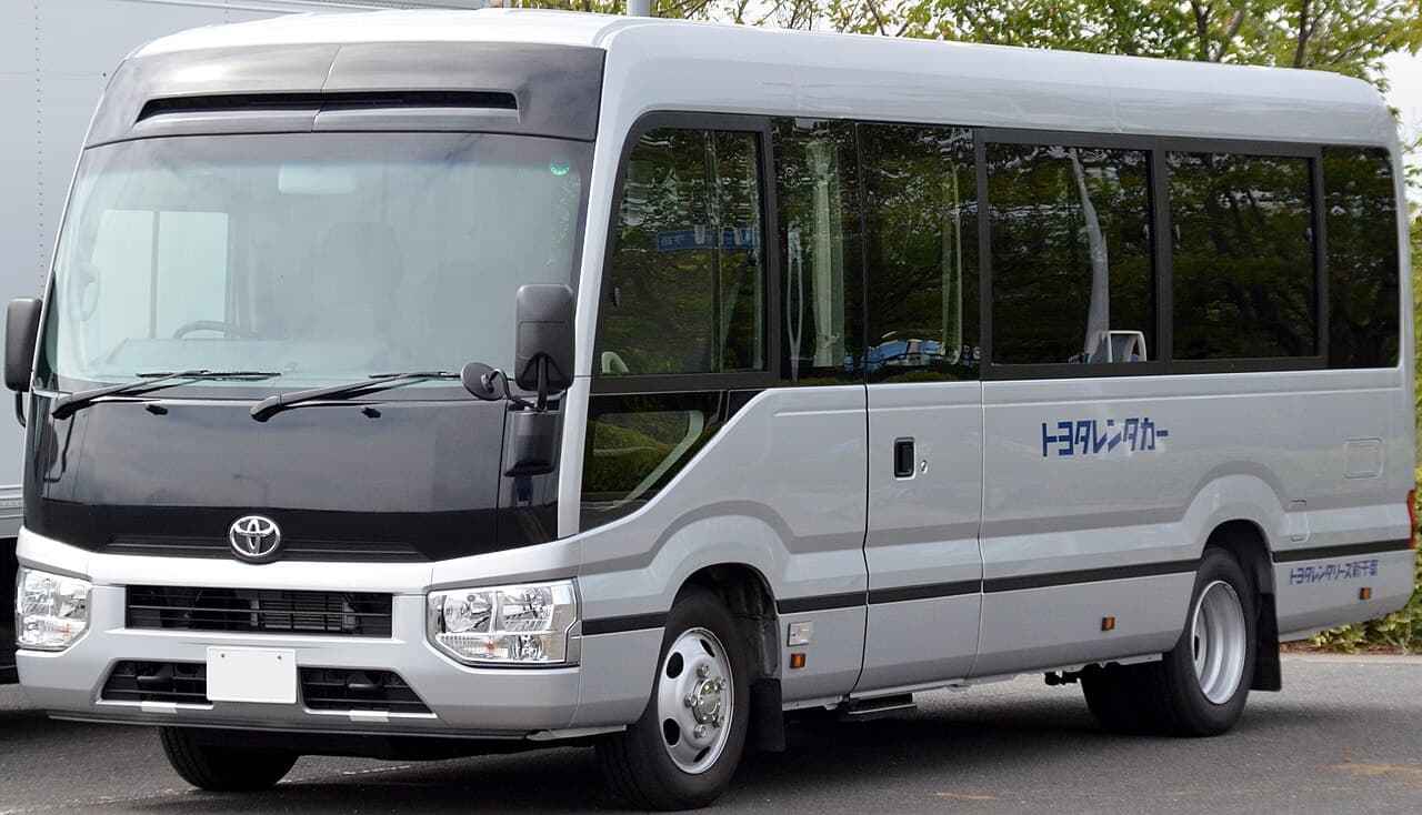 Toyota Coaster model photograph