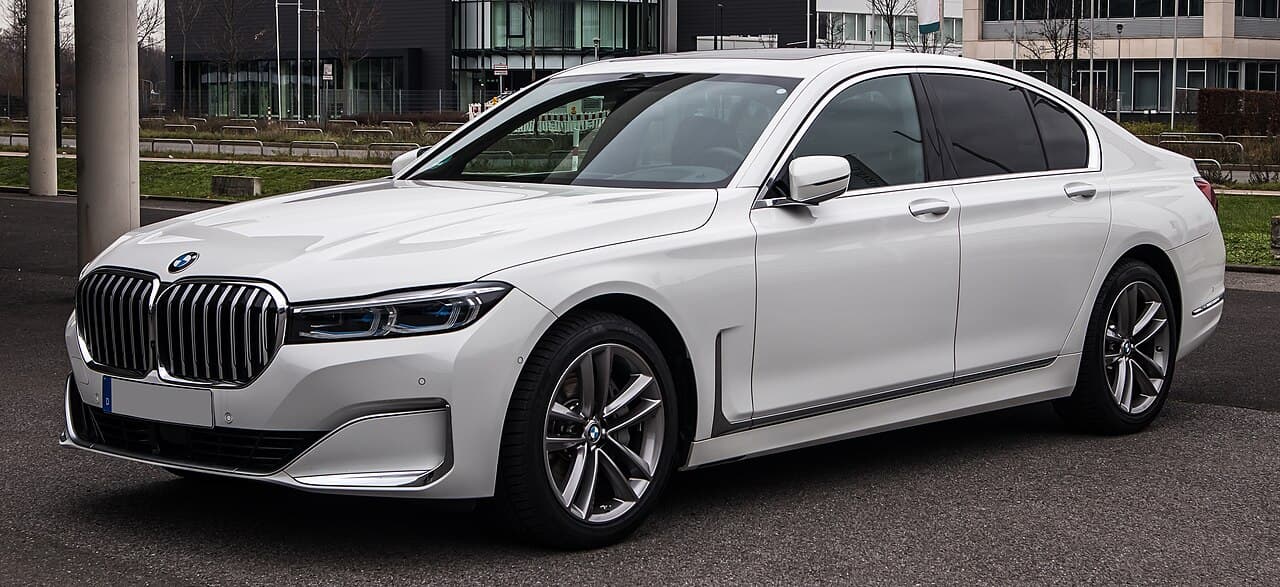 BMW 7 Series model photograph