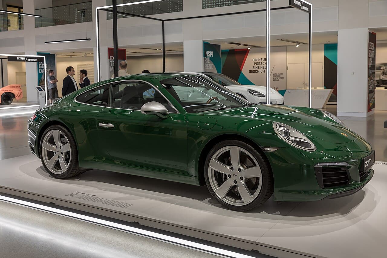 Porsche 911 model photograph